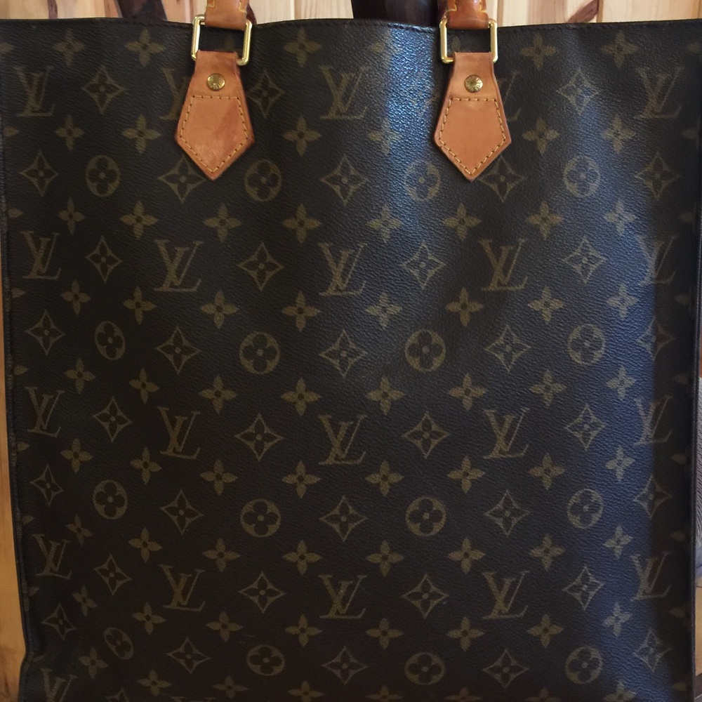 Gorgeous! Vintage Louis Vuitton Sac Plat